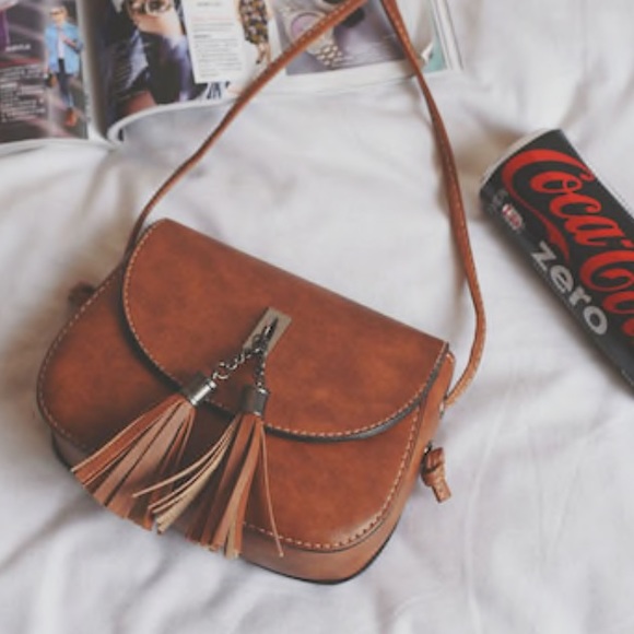 💐NWT Faux Leather Mini Crossbody - Picture 2 of 6